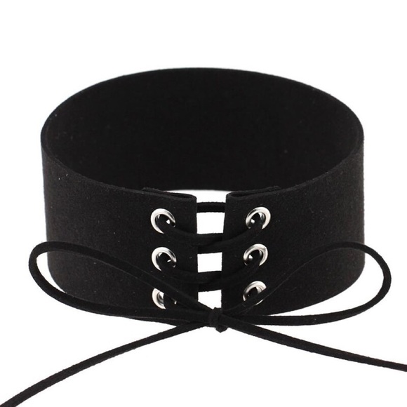 Gothic Suede Lace Up Choker Necklace Kardashian - Picture 3 of 16